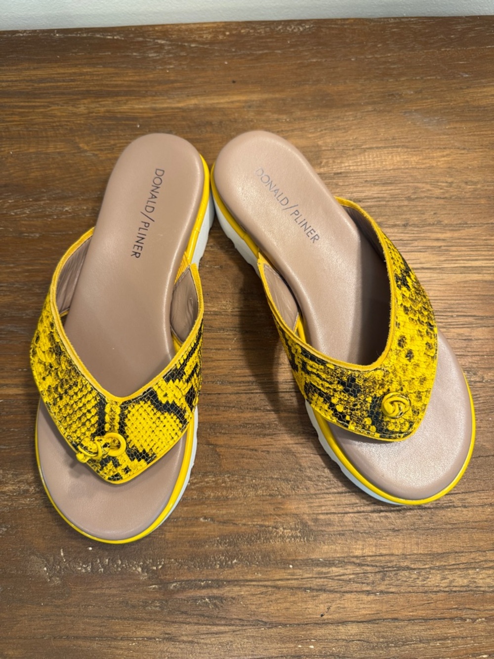 DONALD PLINER LEAANE Sandals